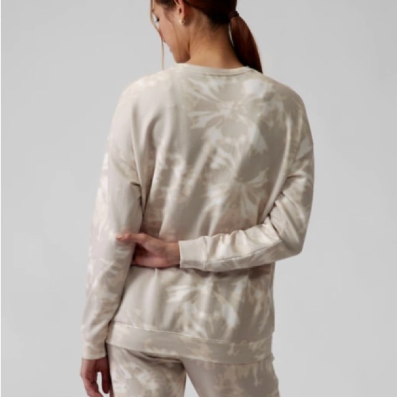 Athleta Balance Pullover in Willow Abalone Grey - Picture 2 of 5